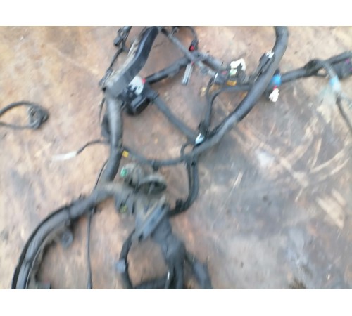 Электропроводка подкапотная с блоком предохранителей