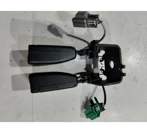 Ответная часть ремня безопасности задняя