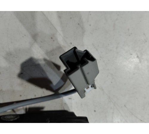 Ответная часть ремня безопасности задняя