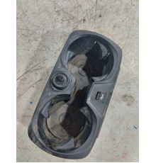 Подстаканник центральной консоли