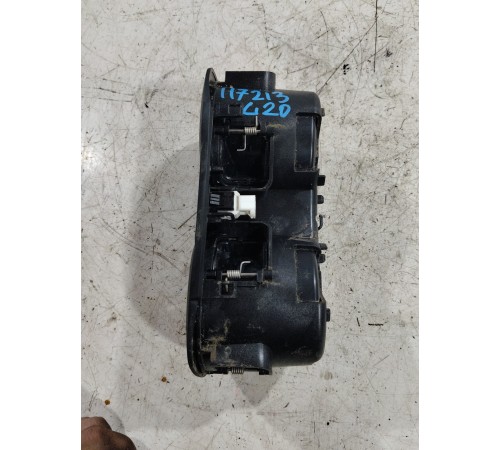 Подстаканник центральной консоли