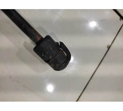 Амортизатор капота