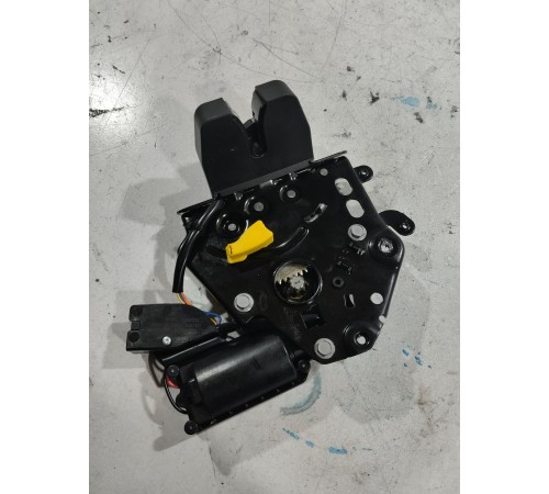 Замок крышки багажника