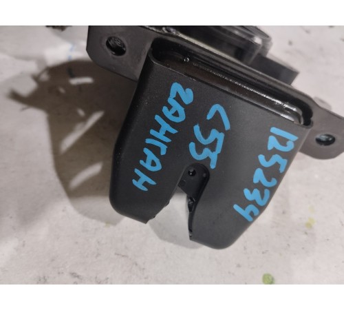 Замок крышки багажника