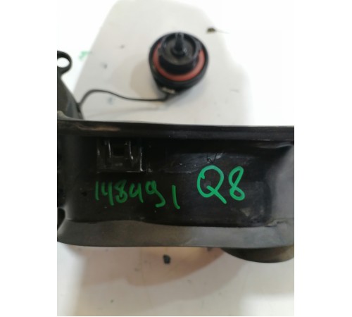 Лючок бензобака в сборе