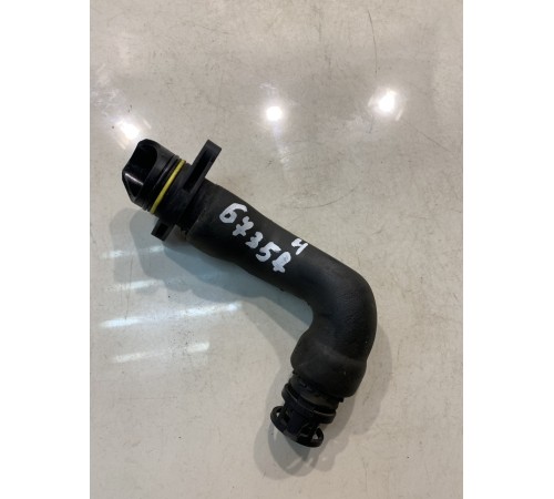 Патрубок системы охлаждения