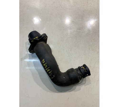 Патрубок системы охлаждения