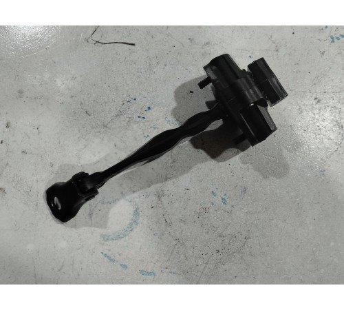 Ограничитель двери передний левый