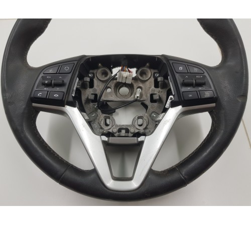 Рулевое колесо в сборе с многофункциональными кнопками
