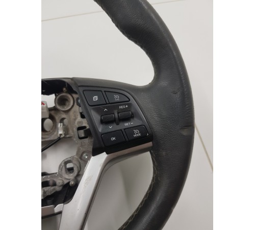 Рулевое колесо в сборе с многофункциональными кнопками