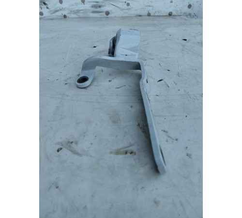 Петля крышки багажника(левая)