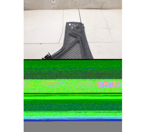 Решетка воздухозаборника жабо правая