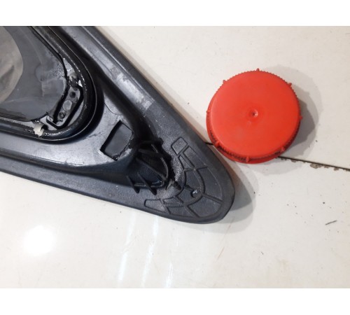 Стекло кузовное заднее правое(глухое)