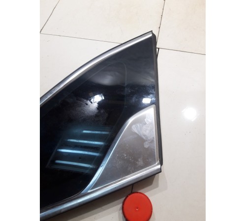 Стекло кузовное заднее правое(глухое)
