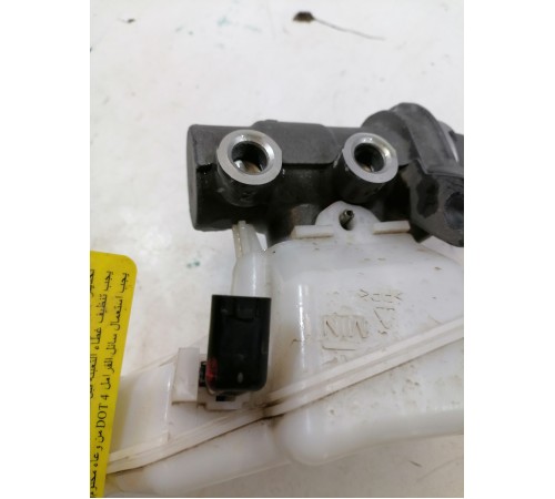 Главный тормозной цилиндр с бачком