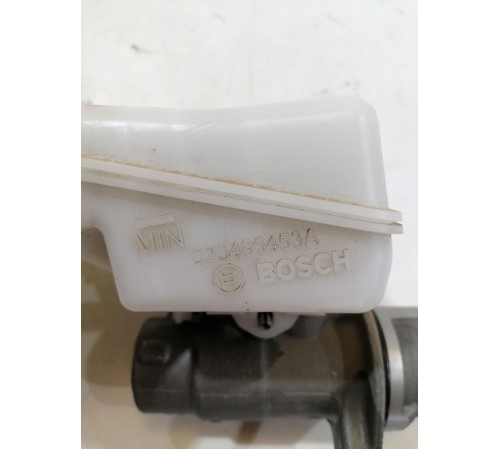 Главный тормозной цилиндр с бачком