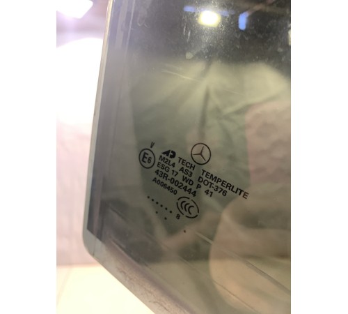 Стекло двери (заднее, правое)