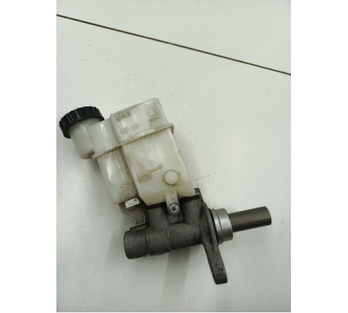 Главный тормозной цилиндр с бачком