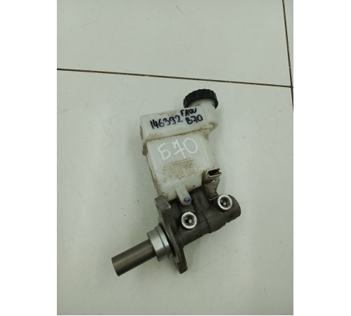 Главный тормозной цилиндр с бачком