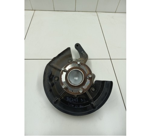 Кулак задний левый