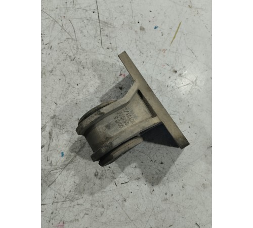 Кронштейн радиатора левый