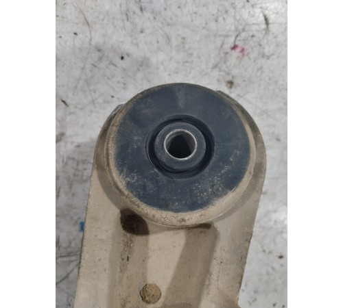 Кронштейн радиатора левый