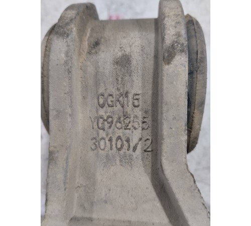 Кронштейн радиатора левый