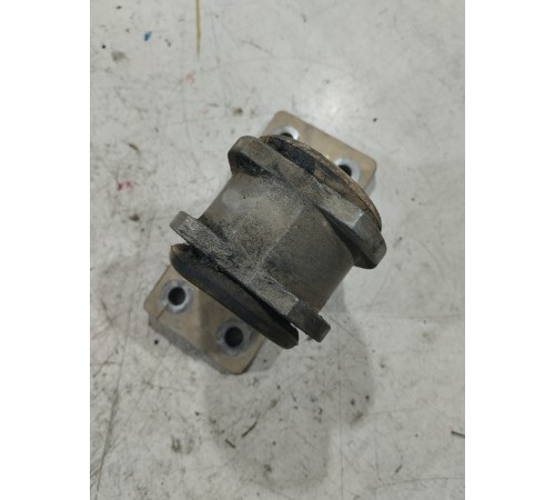 Кронштейн радиатора левый