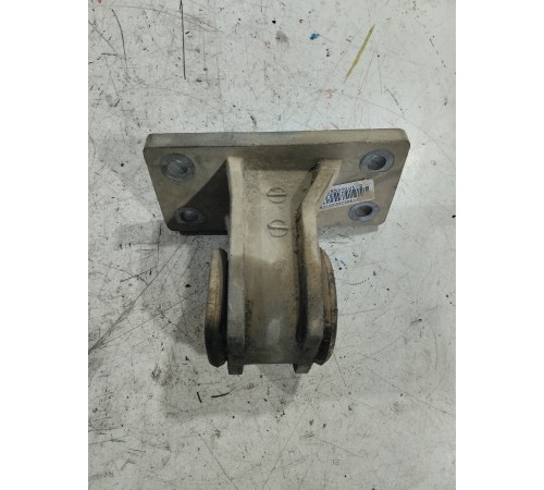 Кронштейн радиатора левый