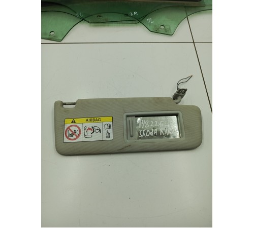 Козырек солнцезащитный правый