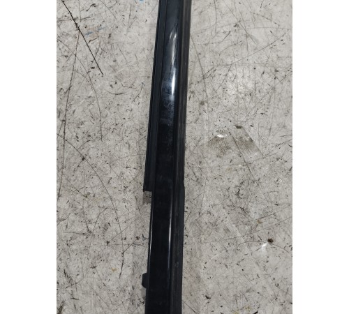 Уплотнитель стекла задний правый внешний