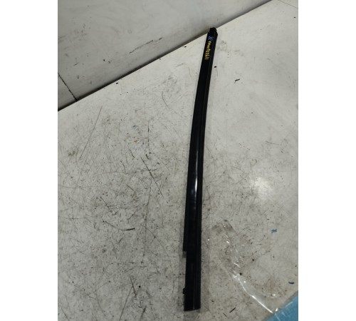 Уплотнитель стекла задний правый внешний