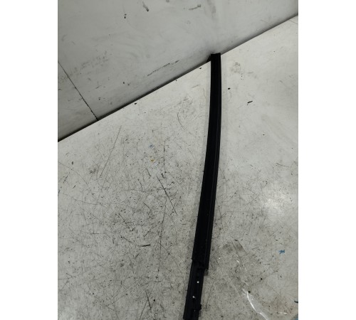 Уплотнитель стекла задний правый внешний