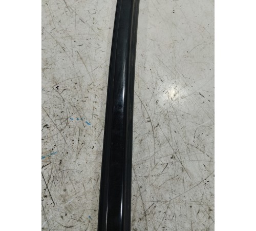 Уплотнитель стекла задний правый внешний