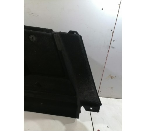 Обшивка багажника правая