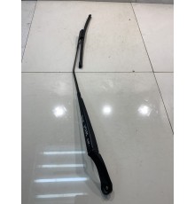 Передний стеклоочиститель (пассажирский)