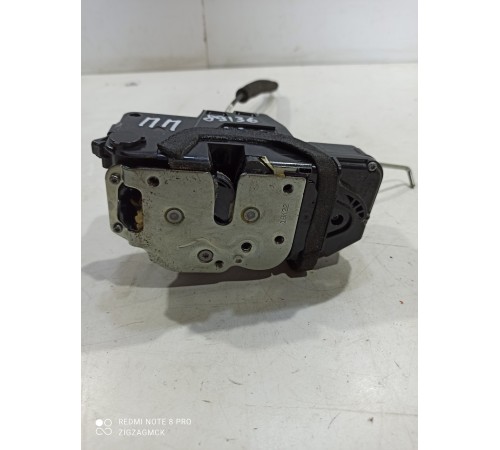 Замок двери (передний правый)