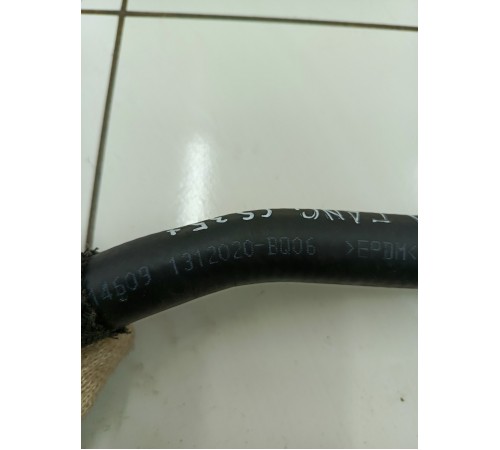 Патрубок системы охлаждения