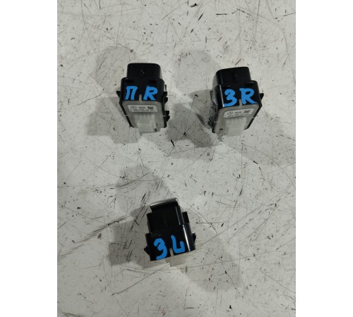 Кнопка стеклоподъемника двери