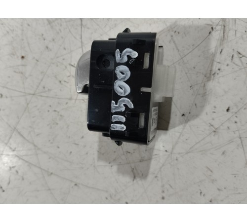 Кнопка стеклоподъемника двери