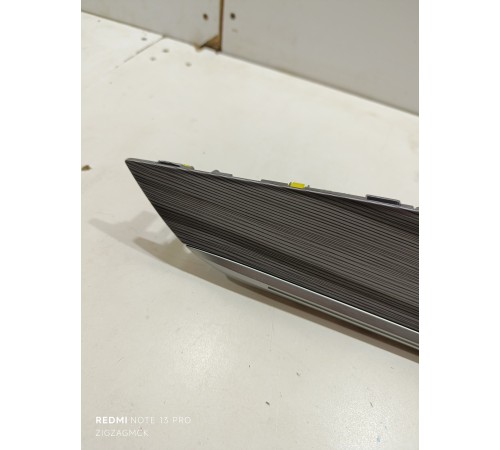 Накладка двери передняя левая