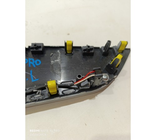 Накладка двери передняя левая