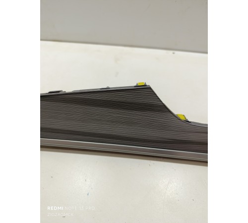 Накладка двери передняя левая