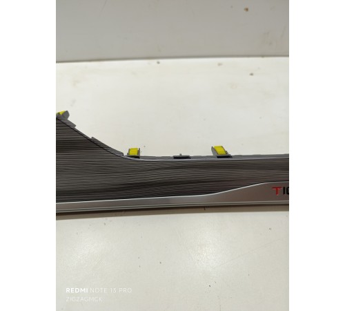 Накладка двери передняя левая