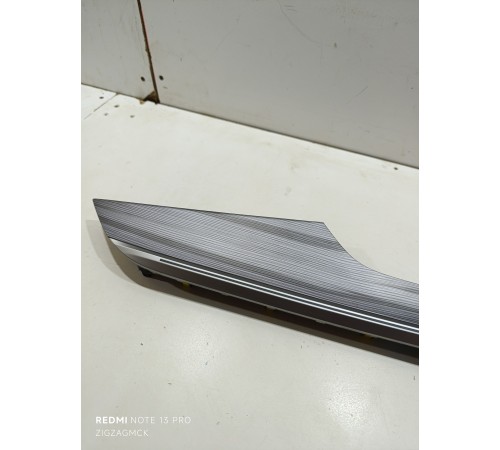 Накладка двери передняя левая