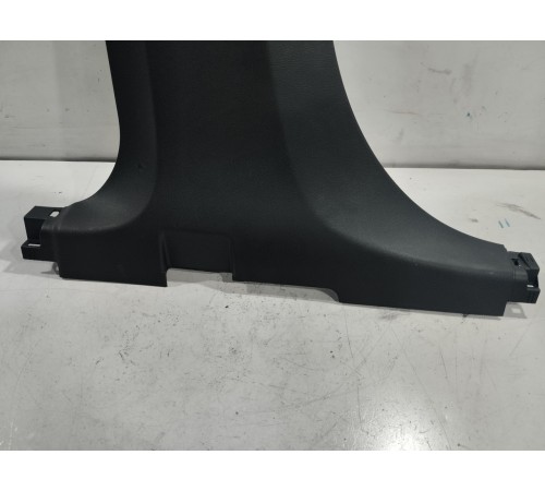 Накладка центральной стойки левая нижняя