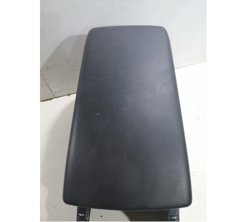 Подлокотник с бардачком