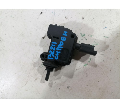 Моторчик лючка бензобака