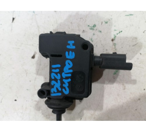 Моторчик лючка бензобака