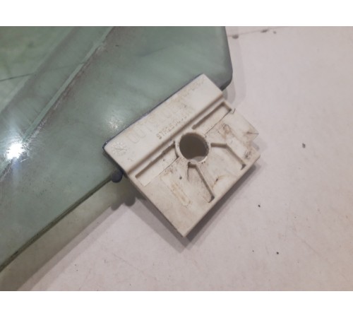 Стекло двери (переднее левое)